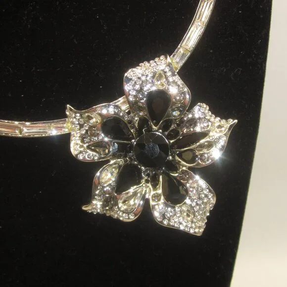 White House Black Market Floral Choker - Picture 2 of 3